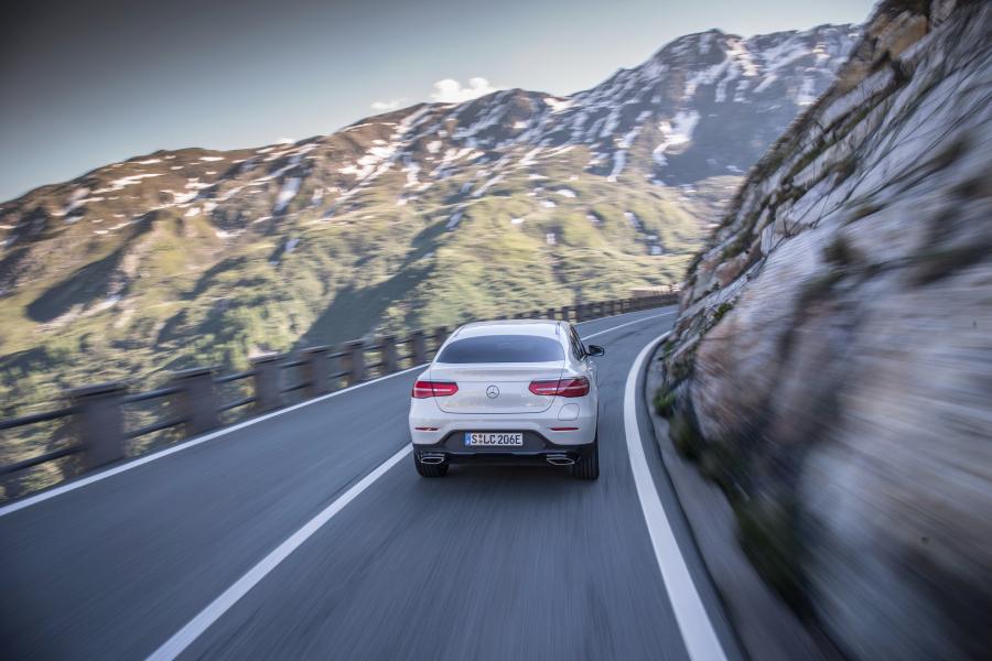  Mercedes-Benz GLC350 e 4Matic Coupe 2016 года  (фото 19 из 43)
